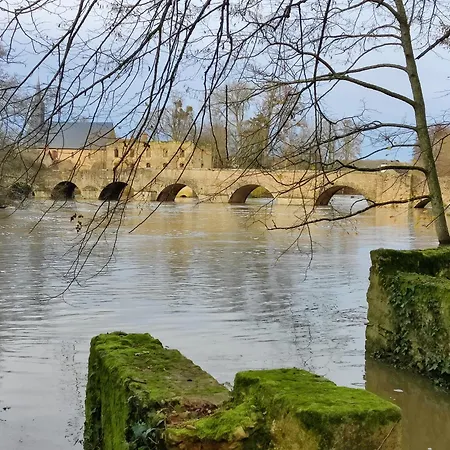 ホームステイ Charmante Montfort-le-Gesnois