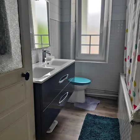 Charmante * Montfort-le-Gesnois